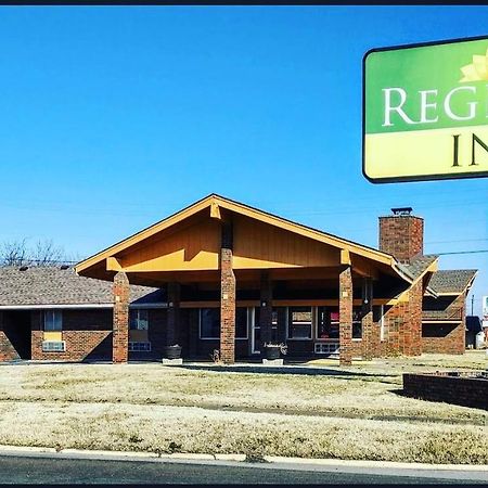 Regency Inn Iola Екстериор снимка