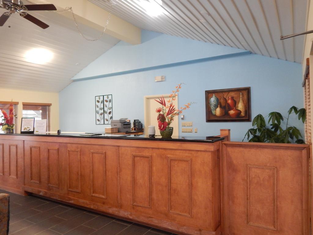 Regency Inn Iola Екстериор снимка