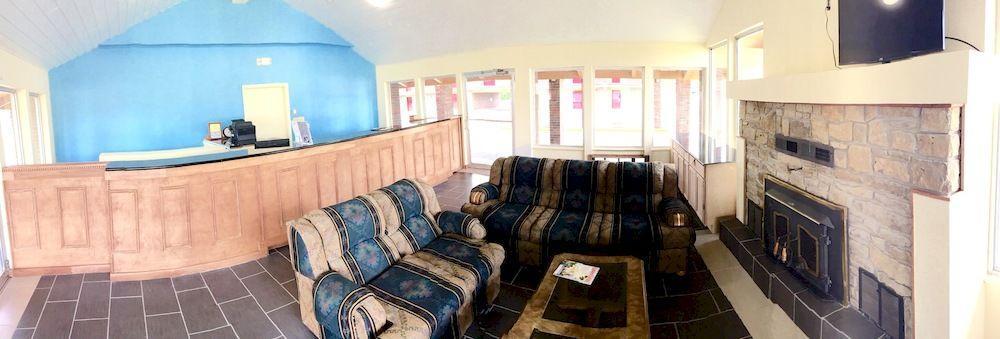 Regency Inn Iola Екстериор снимка